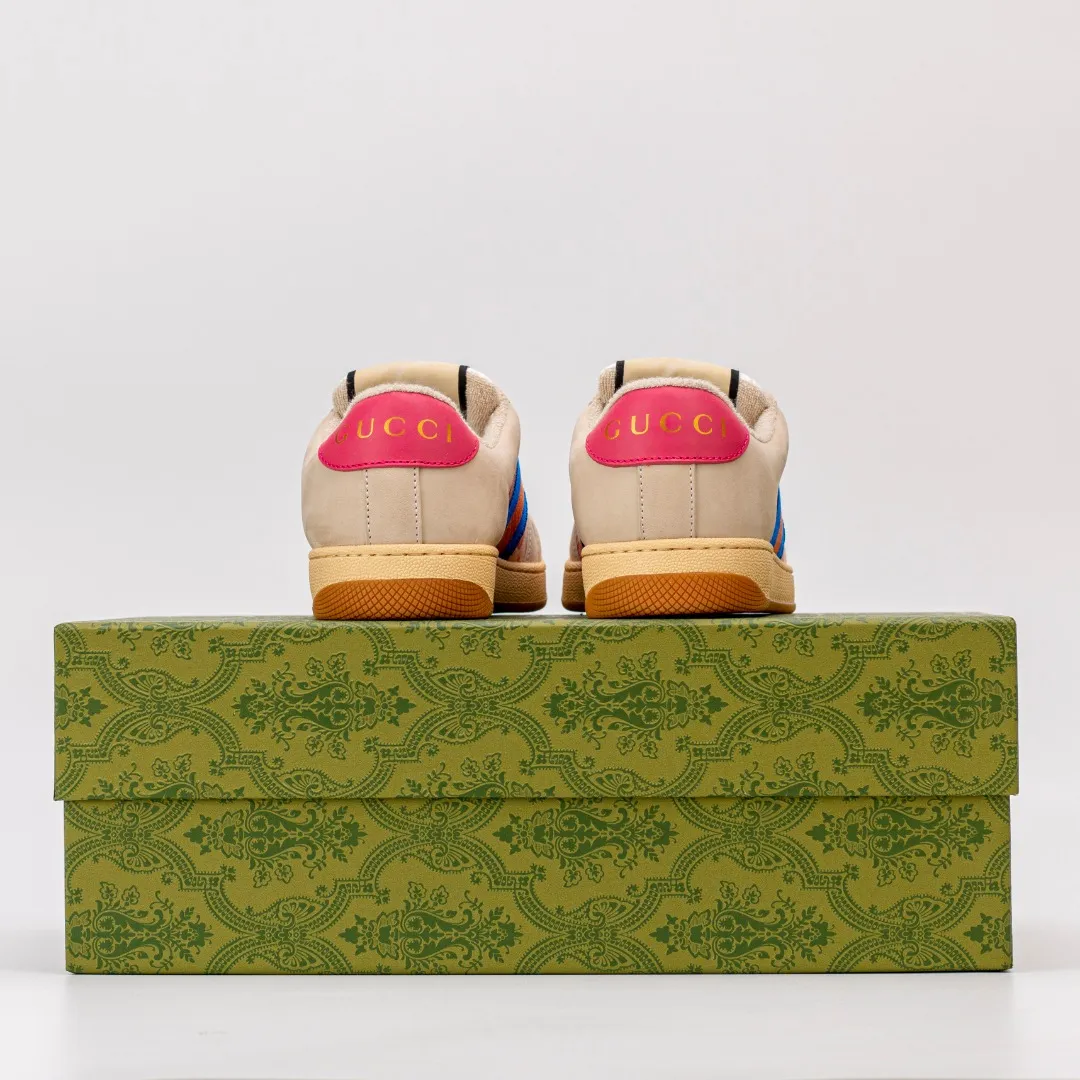 Factory price 580 [Higher version] GUCCI casual sports distressed small dirty shoes, polished cowhide fabric, hand-made distressed effect!  Original terry cloth, delicate, soft, comfortable and breathable. Privately molded steel-stamped two-color original TPU outsole (lower layer is wider, upper layer is narrower) to differentiate the wrong version of the outsole in the market. Fabric, material, outsole, detail comparison SIZE: 34-41, 38-45 regular size (women's 34, 41, men's 38, 45 customized, non-returnable and non-exchangeable) (women's colors and men's models need to be customized)